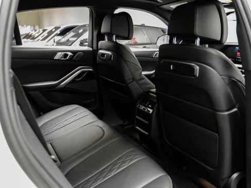 Used 2024 BMW X6 M60i w/ M Sport Professional Package AWD/4WD image 37