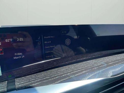 New 2025 Cadillac Escalade IQ Sport 1 w/ LPO, ONYX Package image 31