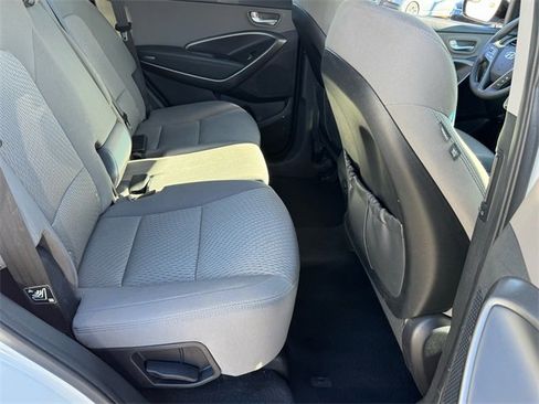 Used 2018 Hyundai Santa Fe Sport image 11