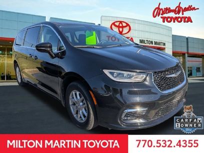 Used 2024 Chrysler Pacifica Touring-L