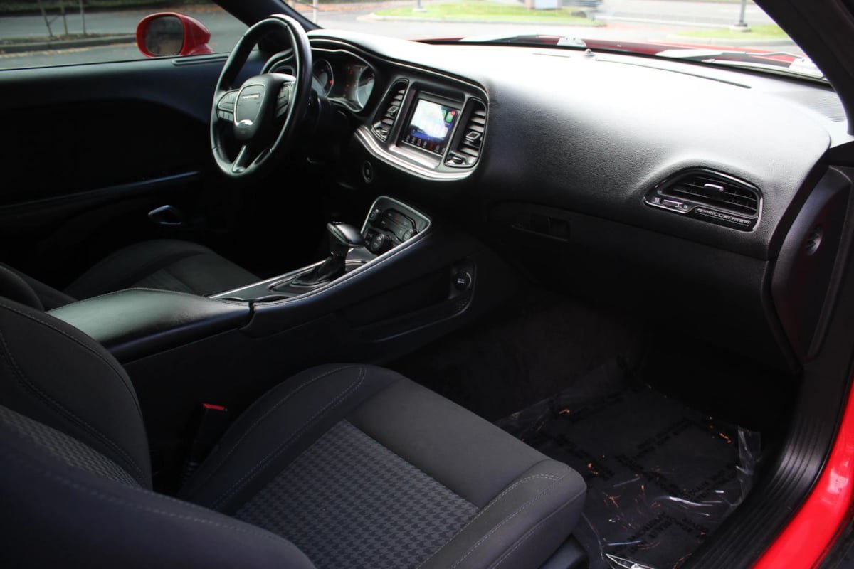 Used 2019 Dodge Challenger SXT RWD image 22