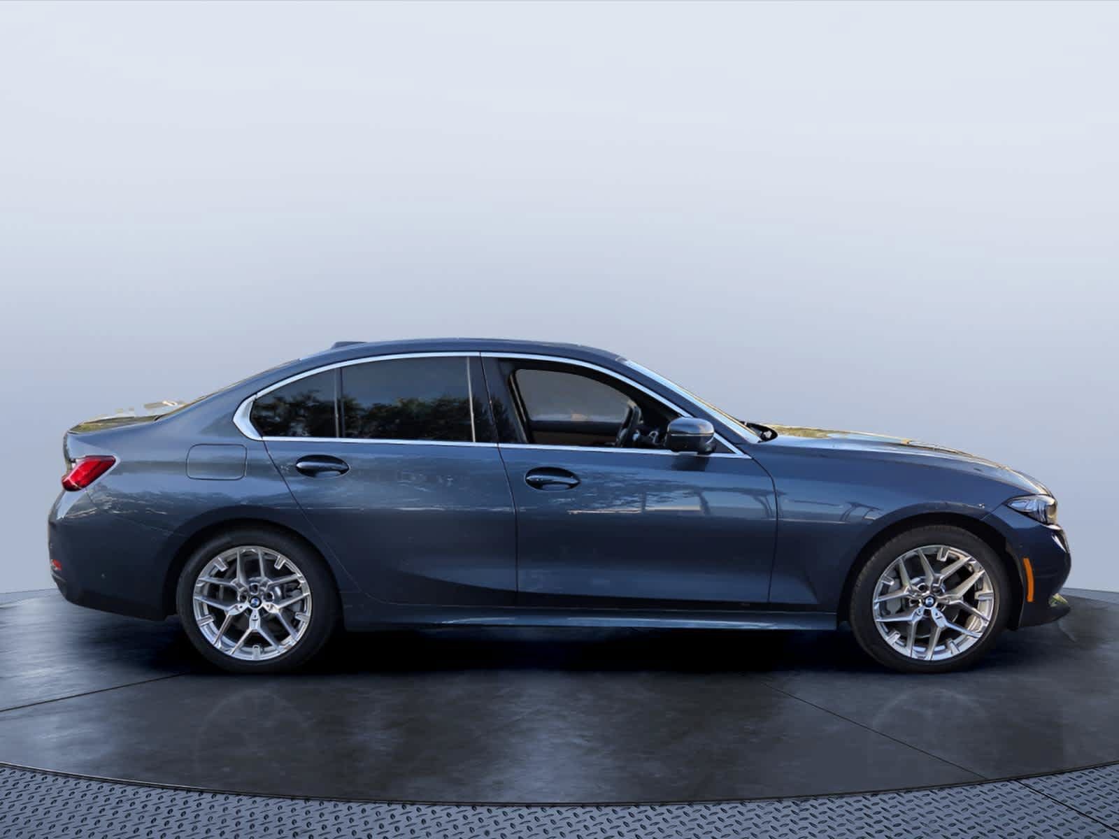 Used 2026 BMW 330i Sedan RWD image 2