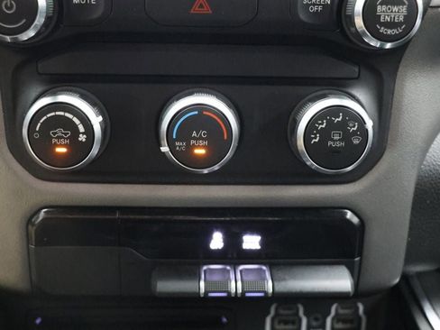 Used 2019 RAM 1500 Big Horn image 25