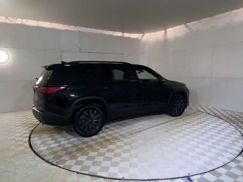 Used 2023 Chevrolet Traverse RS w/ LPO, Floor Liner Package FWD image 3