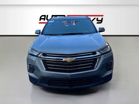 Used 2023 Chevrolet Traverse LT AWD/4WD image 2