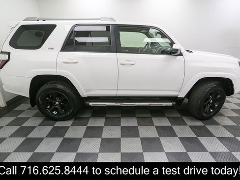 Used 2017 Toyota 4Runner SR5 AWD/4WD image 7