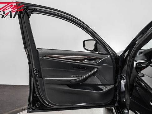 Used 2022 BMW M5 w/ Executive Package image 20