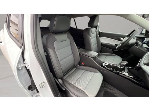 New 2026 Chevrolet Trax LT FWD image 32