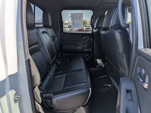 Used 2022 Nissan Frontier PRO-4X w/ Pro-4X Premium Package AWD/4WD image 22