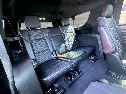 Used 2021 Cadillac Escalade ESV Premium Luxury Platinum AWD/4WD image 26