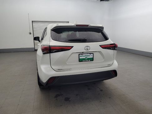 Used 2021 Toyota Highlander L image 6