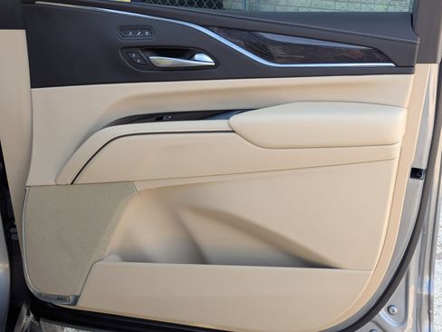 Used 2023 Cadillac Escalade Premium Luxury w/ LPO, Floor Liner Package image 31