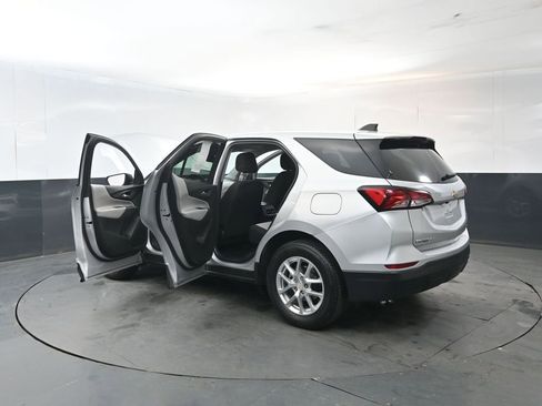Used 2022 Chevrolet Equinox LS w/ LS Convenience Package AWD/4WD image 21