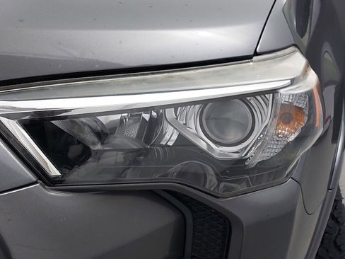 Used 2014 Toyota 4Runner image 31