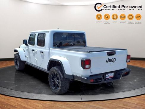 Used 2025 Jeep Gladiator Sport AWD/4WD image 17