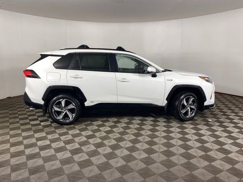 Used 2023 Toyota RAV4 SE image 9