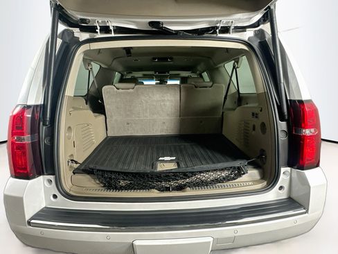 Used 2017 Chevrolet Suburban Premier AWD/4WD image 32