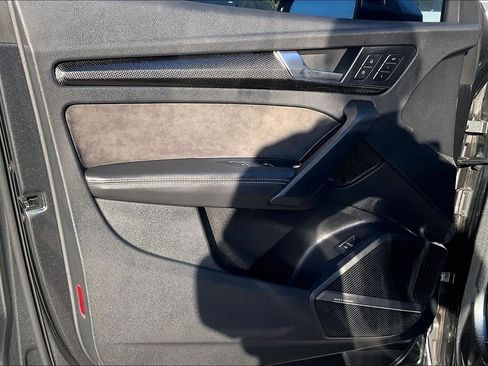 Used 2018 Audi SQ5 Prestige w/ Prestige Package image 21