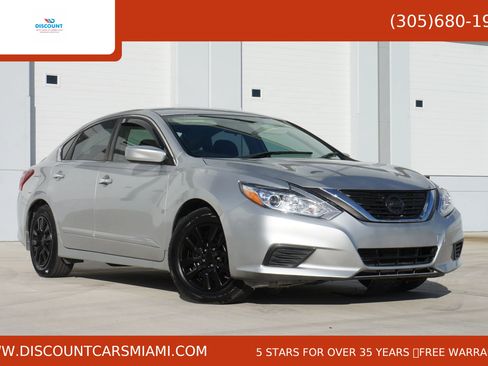 Used 2018 Nissan Altima 2.5 S w/ S Convenience Package image 1