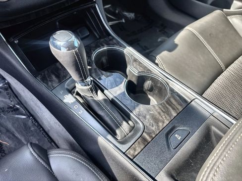 Used 2015 Chevrolet Impala LT w/ Convenience Package image 21