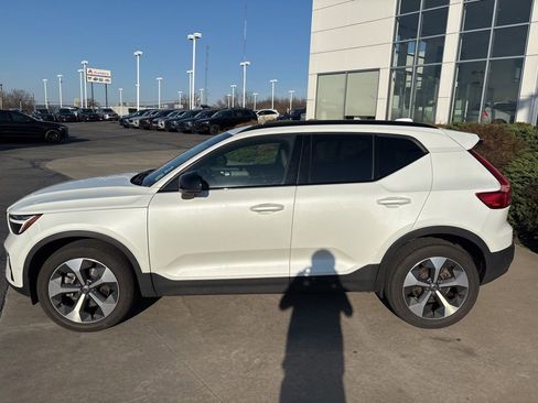 Certified 2023 Volvo XC40 B5 Plus w/ Driver Assist Package AWD/4WD image 9