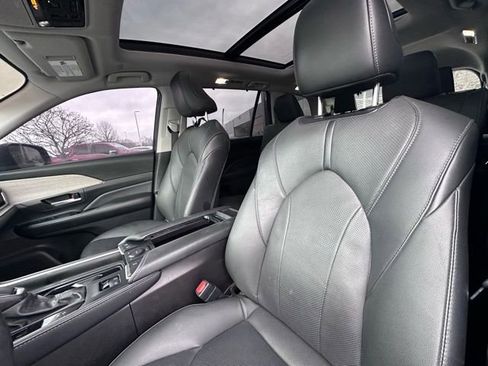 Used 2024 Toyota Grand Highlander Limited image 18