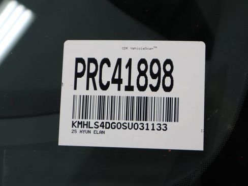 Used 2025 Hyundai Elantra SEL FWD image 37