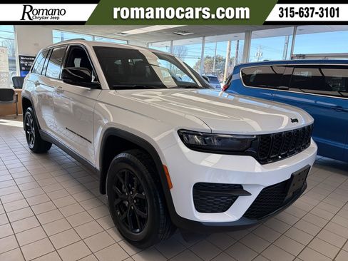 New 2025 Jeep Grand Cherokee Altitude image 1