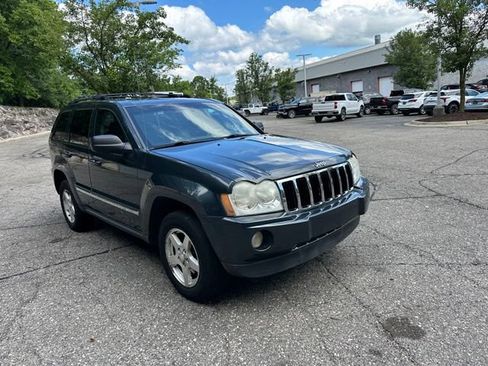 Used 2007 Jeep Grand Cherokee Limited w/ Trailer Tow Group IV AWD/4WD image 7