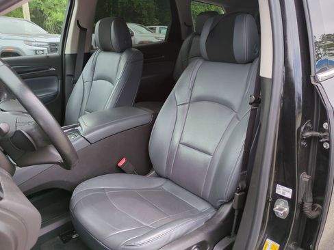 Certified 2021 Buick Enclave Essence FWD image 10