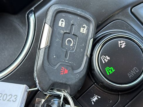 Used 2023 GMC Terrain SLE w/ Driver Convenience Package image 37