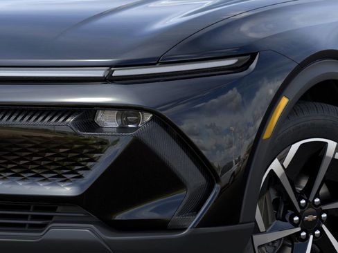 New 2026 Chevrolet Equinox EV LT image 34