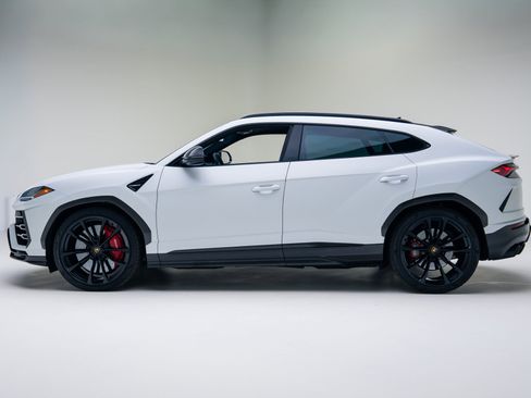 Used 2022 Lamborghini Urus image 13