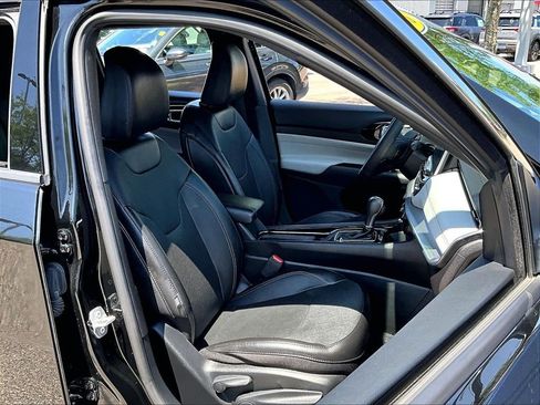 Used 2023 Jeep Compass Limited AWD/4WD image 11