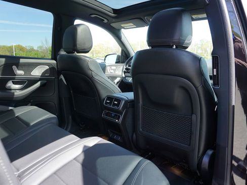 Certified 2025 Mercedes-Benz GLS 450 4MATIC image 44