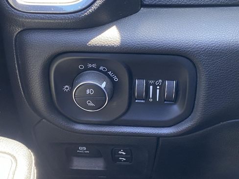 Used 2023 RAM 1500 Laramie AWD/4WD image 15