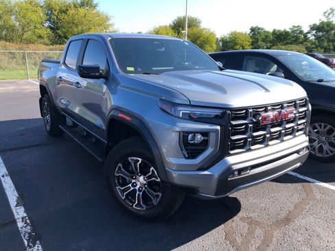 Used 2025 GMC Canyon AT4 AWD/4WD image 3