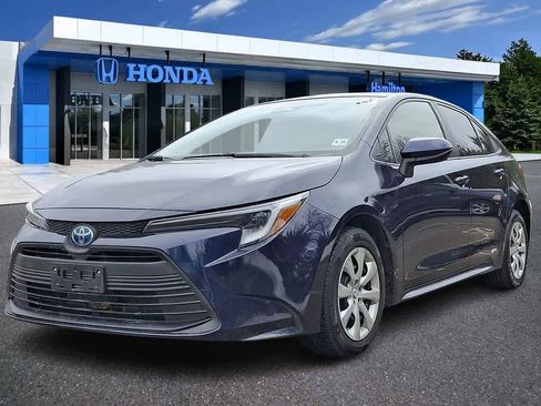 Used 2023 Toyota Corolla LE w/ Carpet Mat Package (TMS) image 1