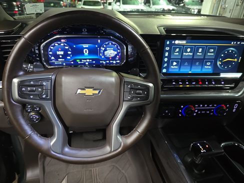 Used 2025 Chevrolet Silverado 1500 LTZ w/ Z71 Off-Road Package AWD/4WD image 15