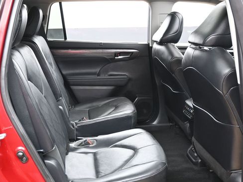 Used 2021 Toyota Highlander Platinum AWD/4WD image 35