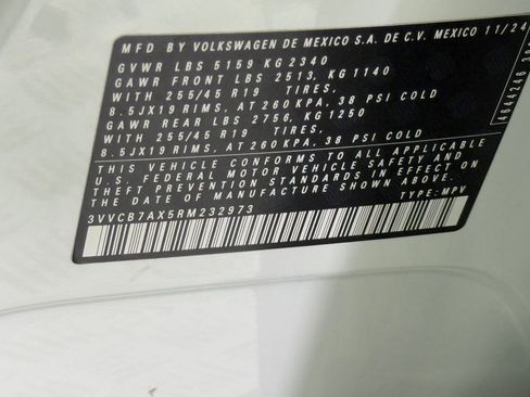 Used 2024 Volkswagen Tiguan SE R-Line image 25