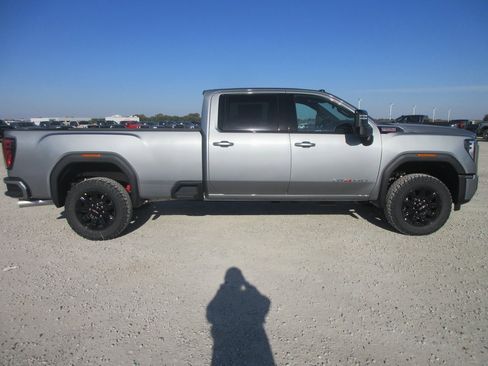 New 2026 GMC Sierra 3500 AT4 image 3