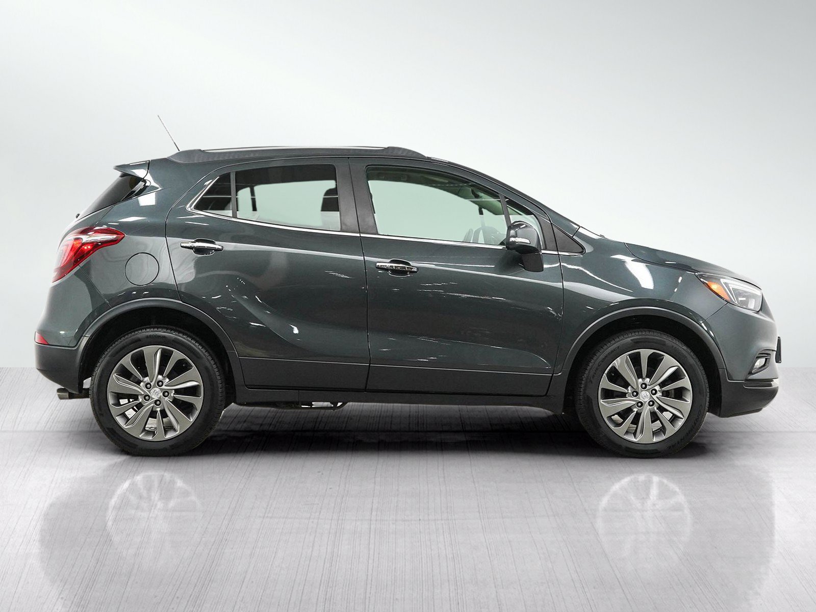 Used 2018 Buick Encore Essence AWD/4WD image 6