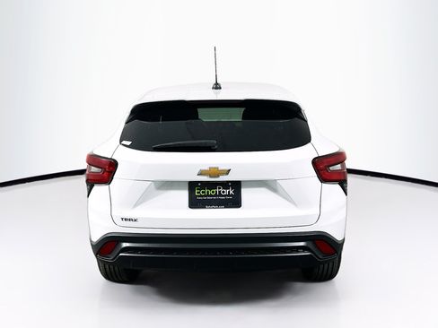 Used 2024 Chevrolet Trax LS FWD image 7