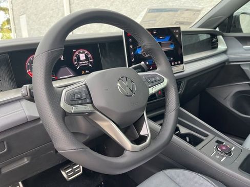 New 2026 Volkswagen Tiguan SE R-Line FWD image 30