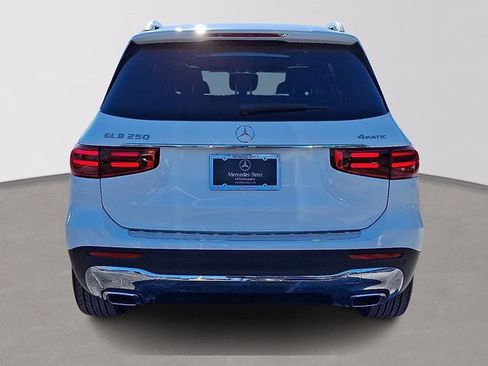Used 2026 Mercedes-Benz GLB 250 4MATIC image 5