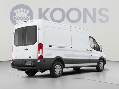 Used 2018 Ford Transit 250 130 Low Roof RWD image 4
