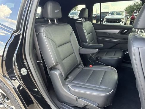 Used 2025 Buick Enclave Sport Touring FWD image 31