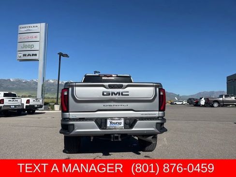 Used 2024 GMC Sierra 3500 Denali Ultimate AWD/4WD image 5