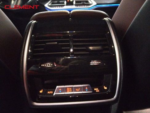 Used 2022 BMW X6 xDrive40i image 33